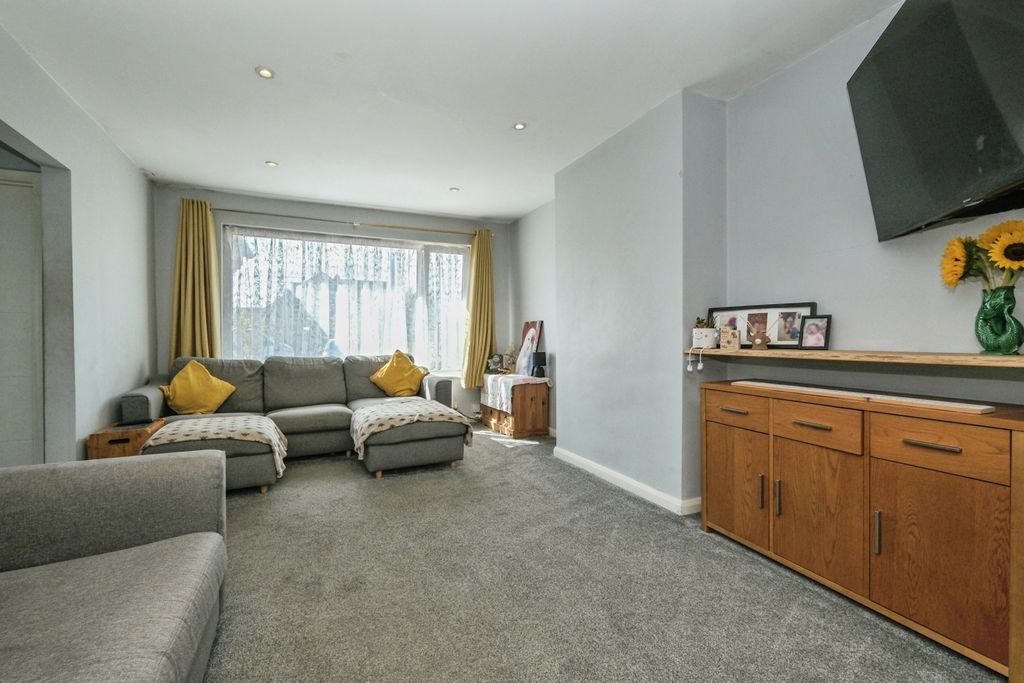 Property photo 3 of 18 Pbox-Img.Jpg