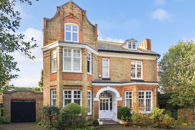 Property photo 1 of 24 Photo 8