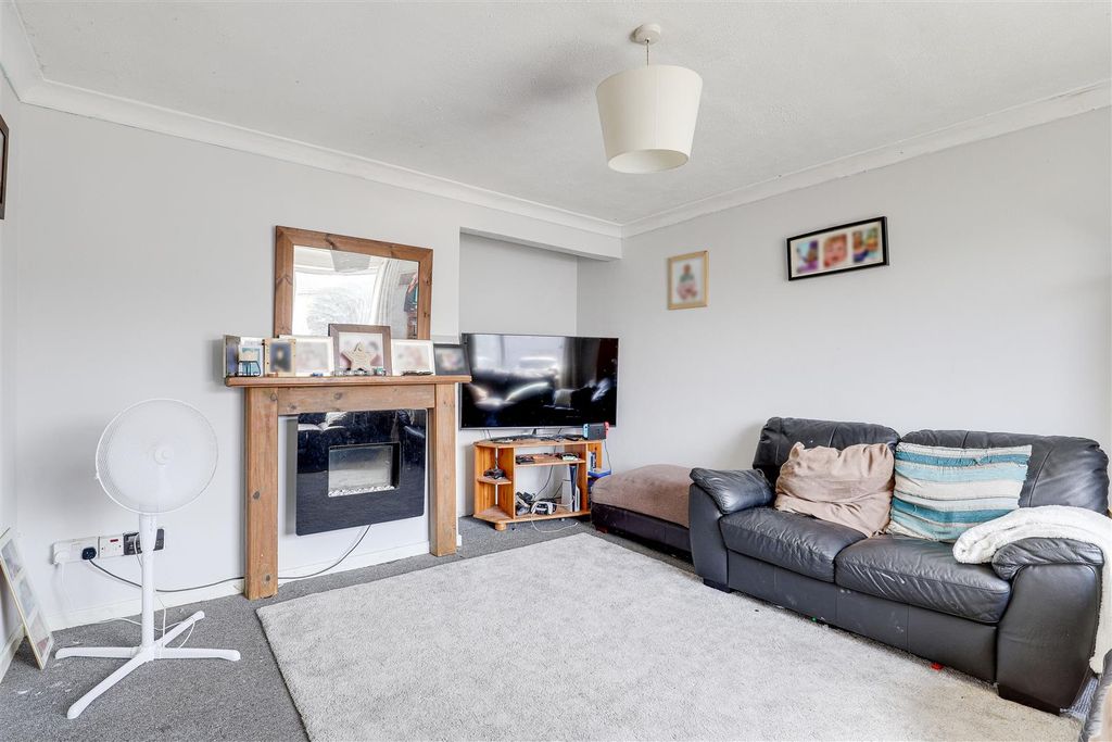 Property photo 2 of 15 8031.Jpg