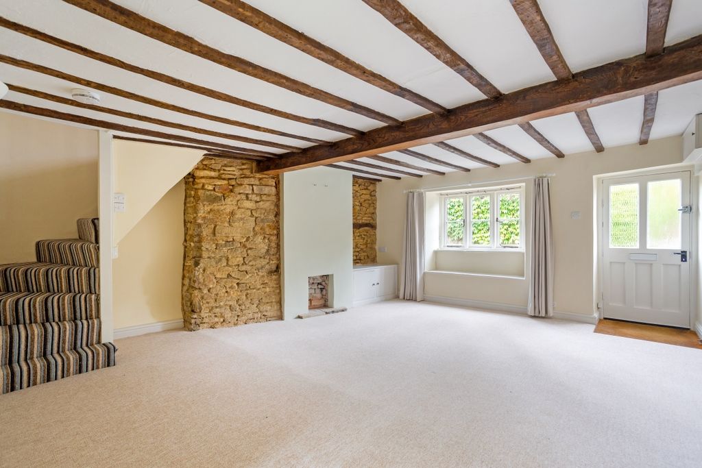 Property photo 3 of 23 10 Red Lion Stree...