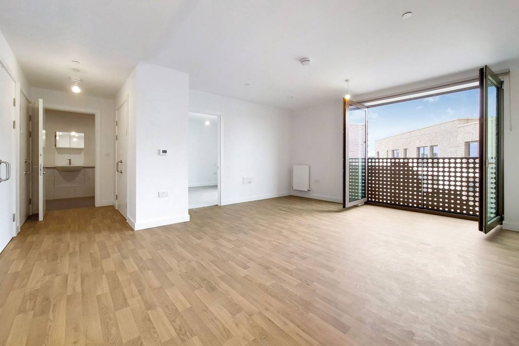 Property photo 3 of 23