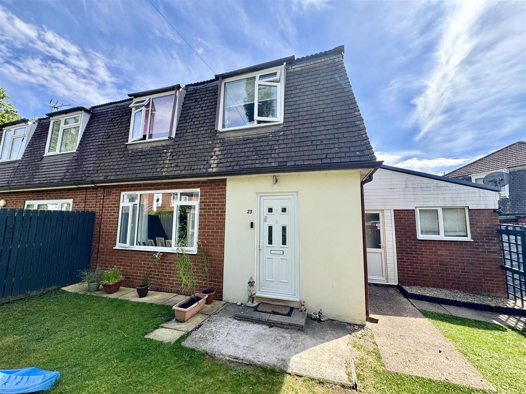 Property photo 1 of 16 Strongbow Road