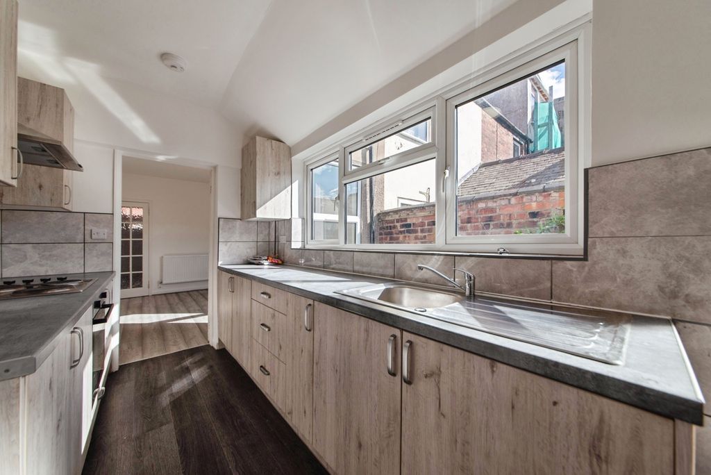 Property photo 3 of 19 Pbox-Img.Jpg