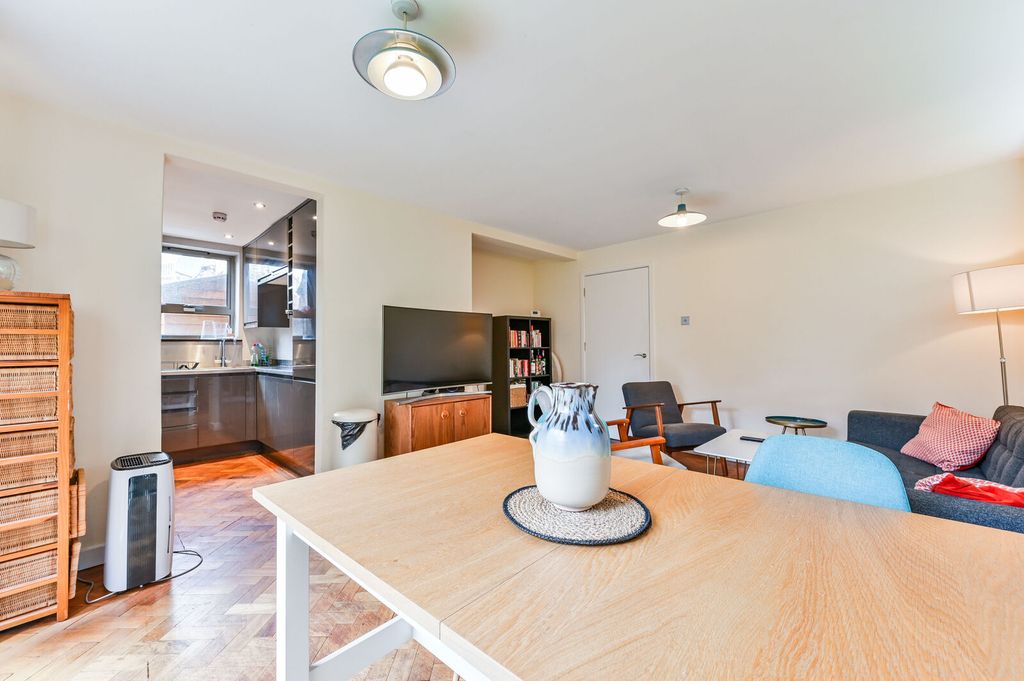 Property photo 3 of 14