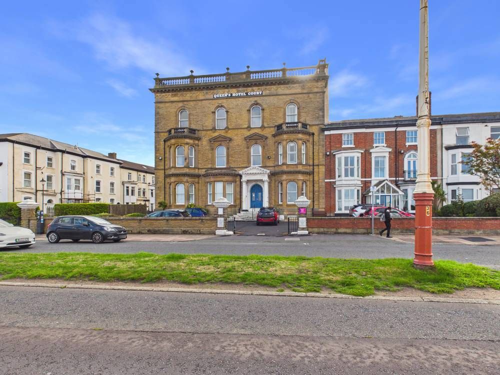 Property photo 1 of 14 Giraffe360-Still003