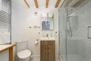 Property photo 2 of 15 Bathroom