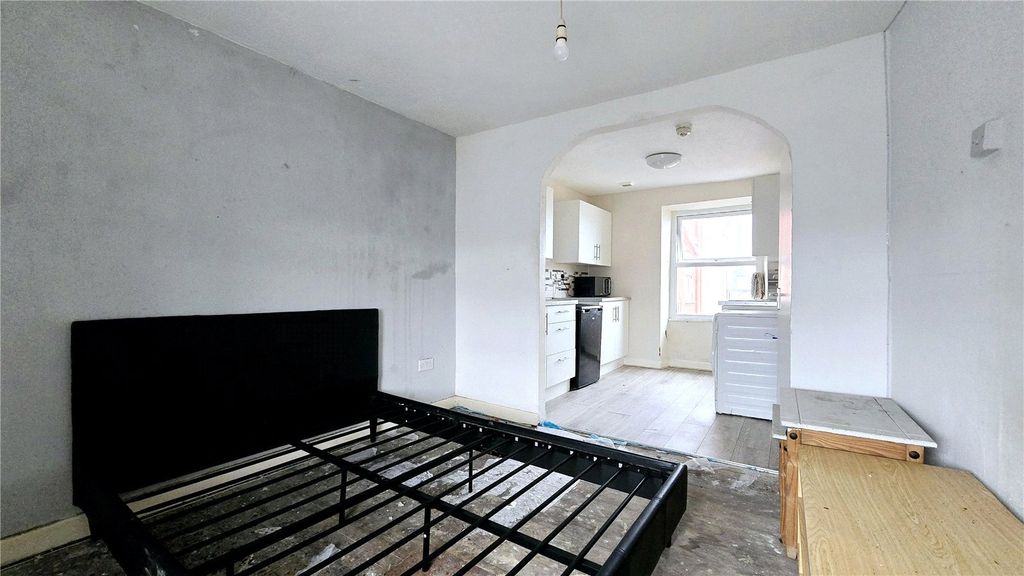Property photo 3 of 7 Picture No. 10