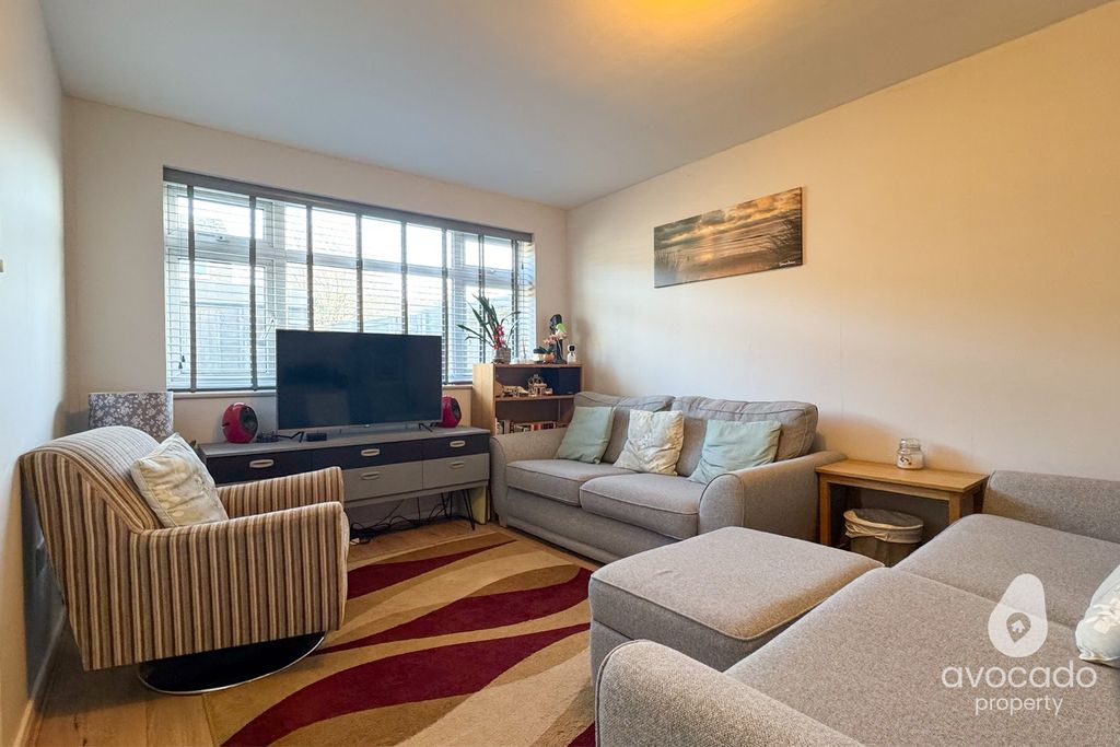 Property photo 2 of 15 4733904