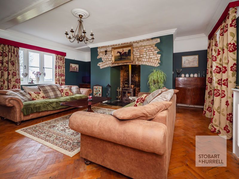 Property photo 3 of 32 Sitting Room