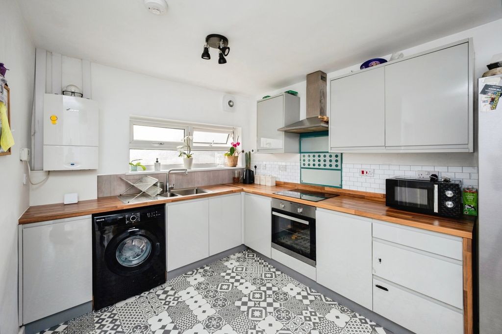 Property photo 3 of 13 Pbox-Img.Jpg