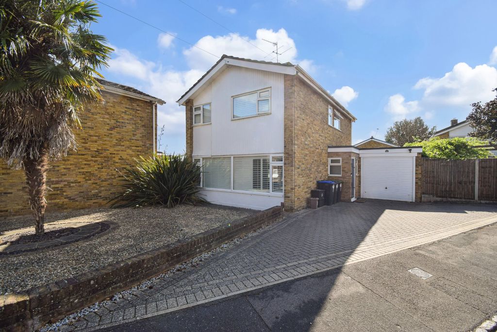 Property photo 1 of 21 External