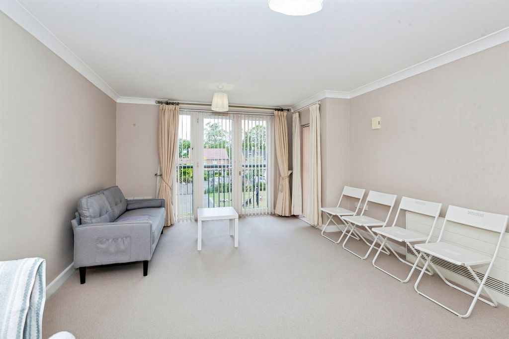 Property photo 2 of 20