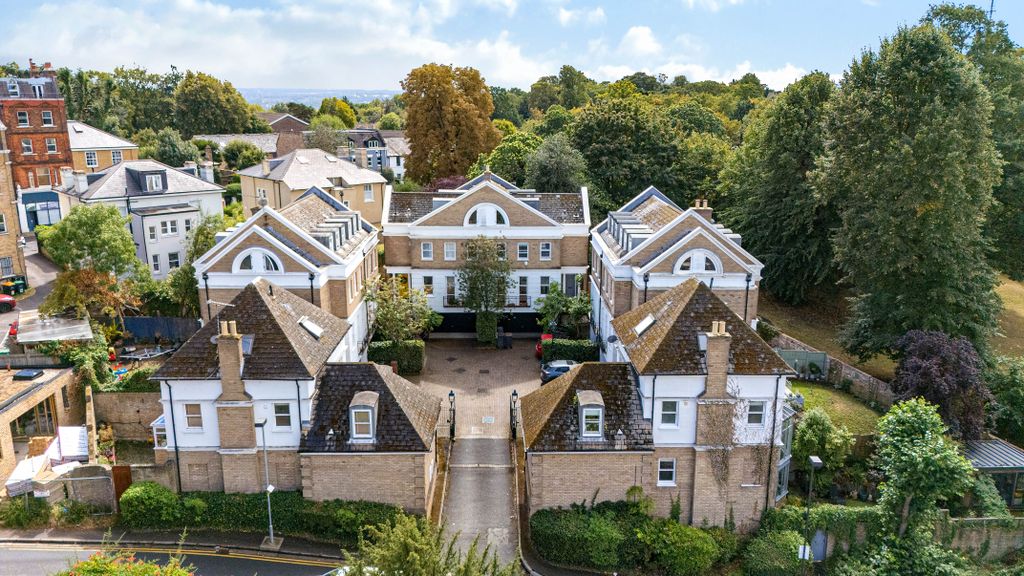 Property photo 1 of 21