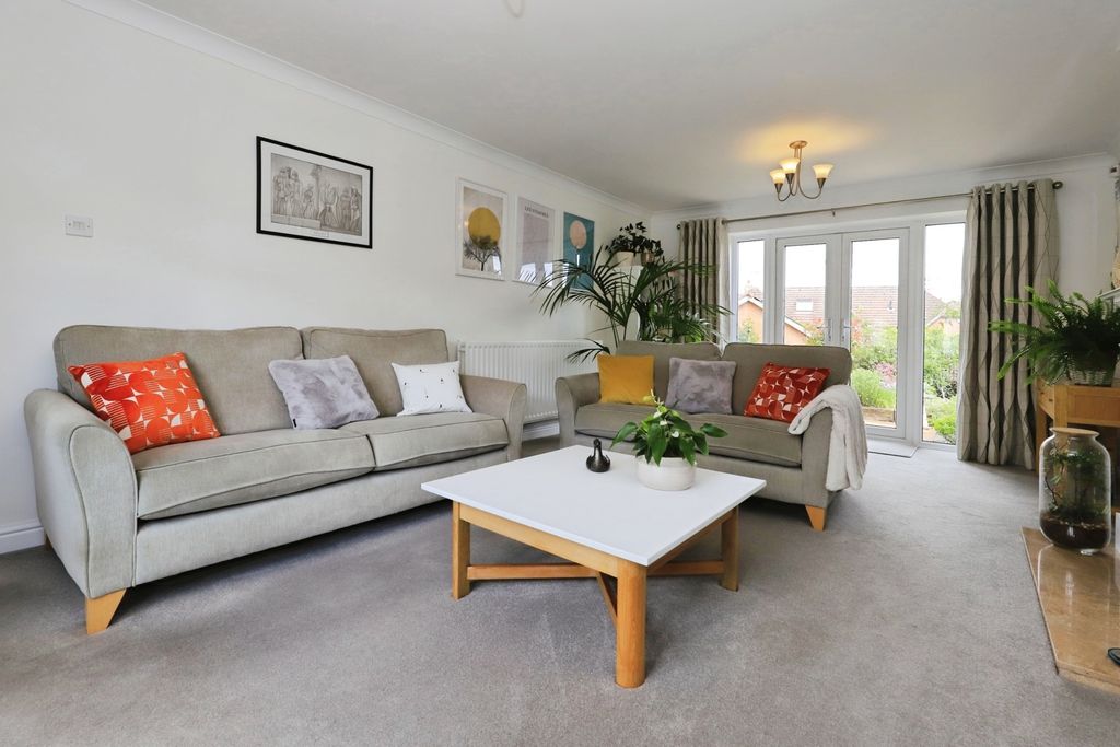 Property photo 3 of 17 Pbox-Img.Jpg