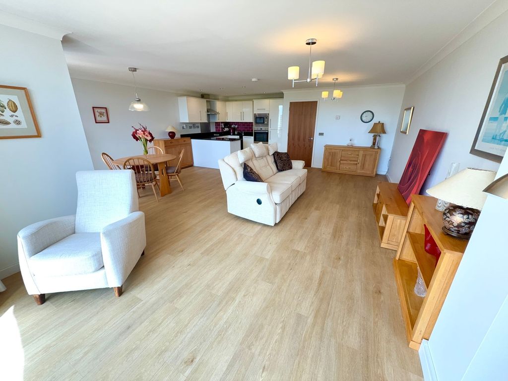 Property photo 3 of 39