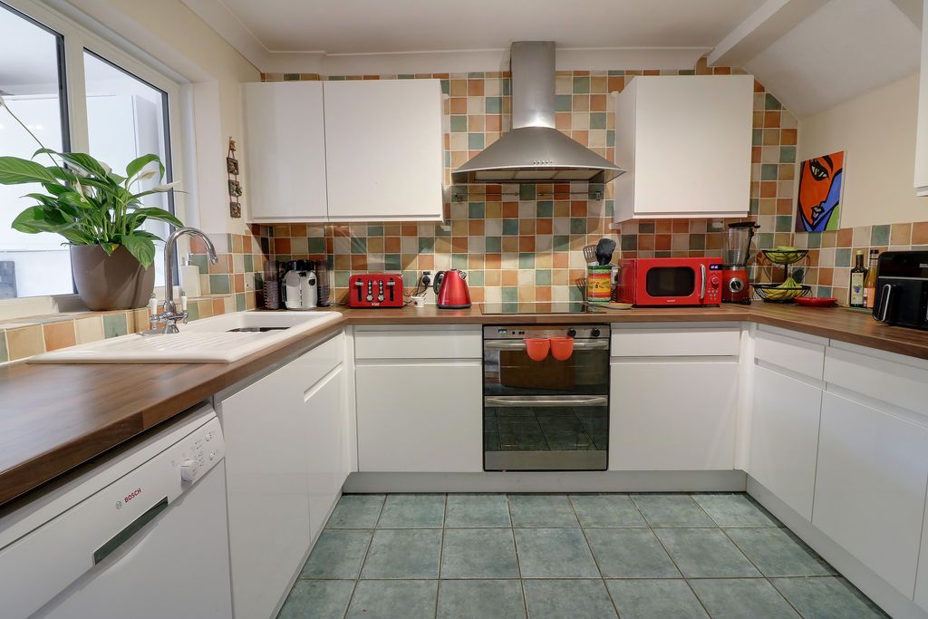 Property photo 2 of 15 Kitchen