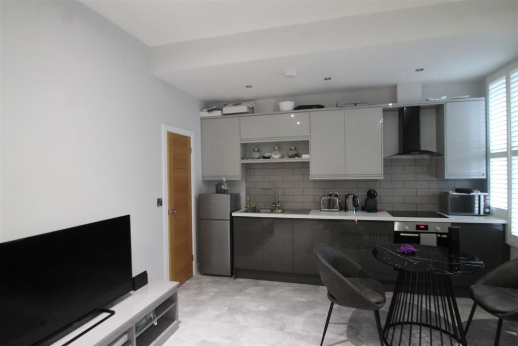 Property photo 3 of 10 Img_1657.Jpg
