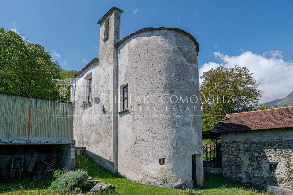 Property photo 2 of 30 The Lake Como Villa- Chiesa Brenzio