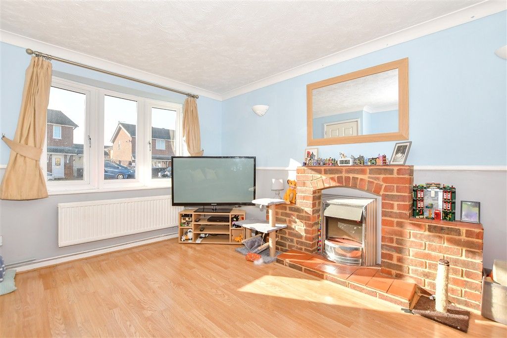 Property photo 3 of 12 Lounge