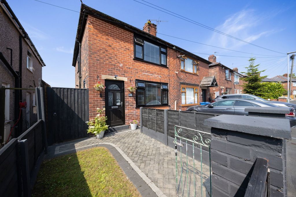 Property photo 2 of 17