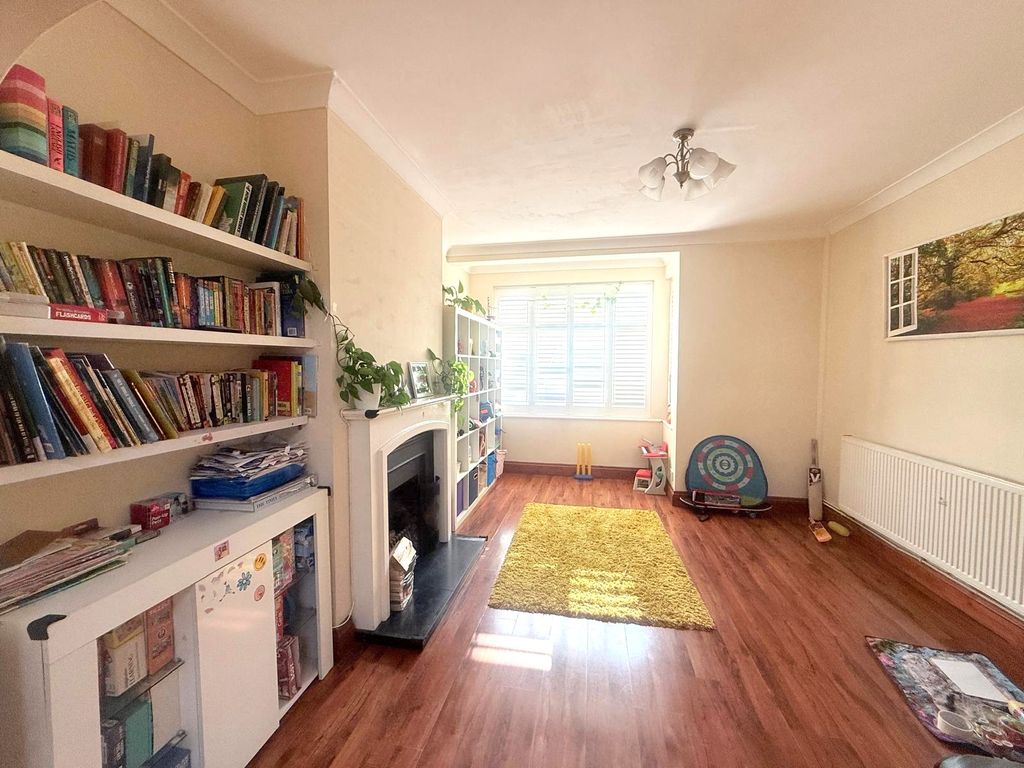 Property photo 3 of 16