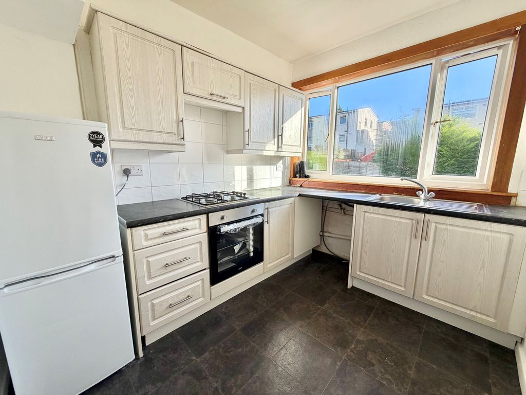 Property photo 3 of 7 Kitchen