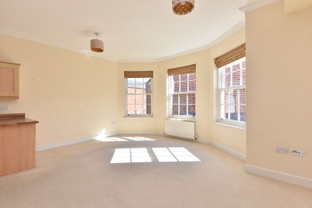 Property photo 2 of 12 5000504