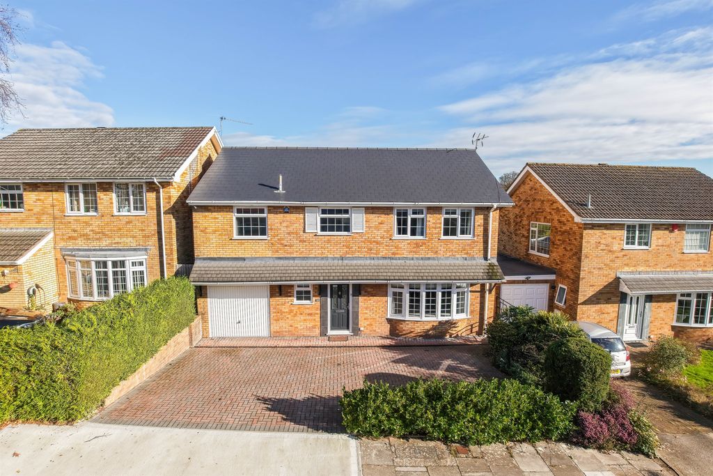 Property photo 1 of 34