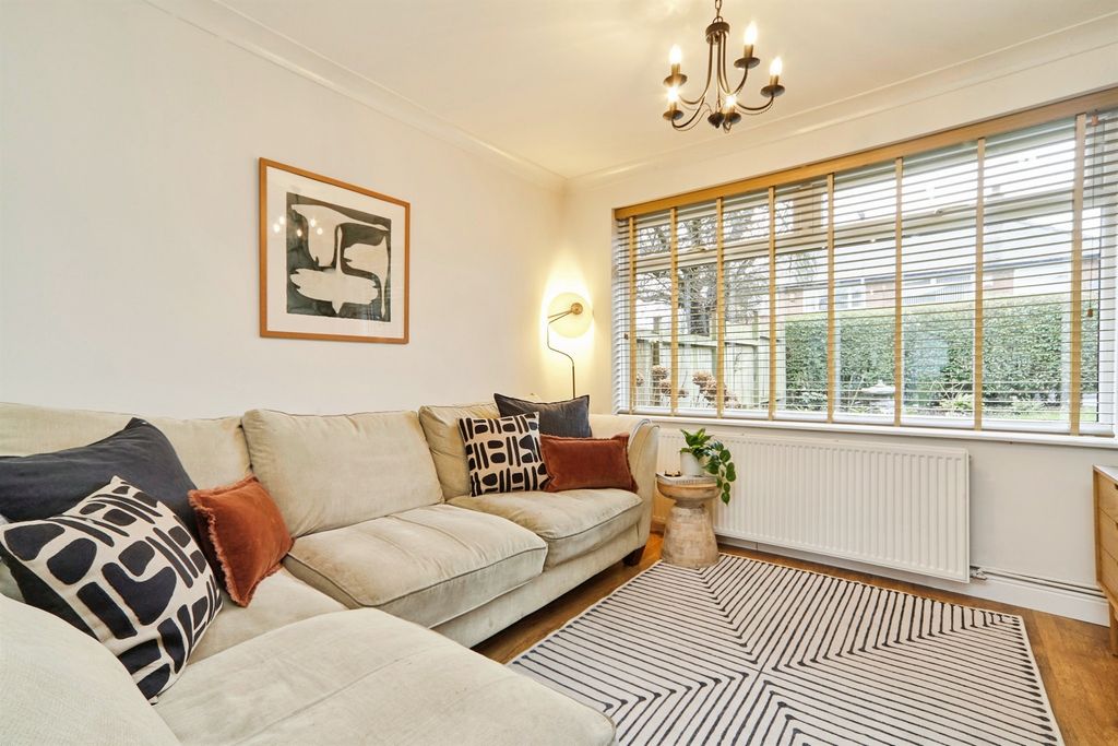 Property photo 2 of 20