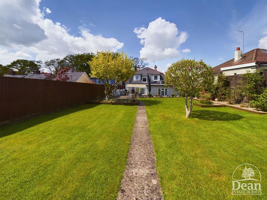 Property photo 2 of 32