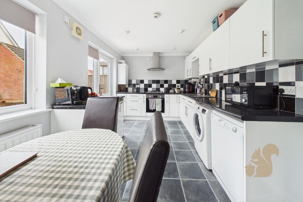 Property photo 2 of 13 Kitchen