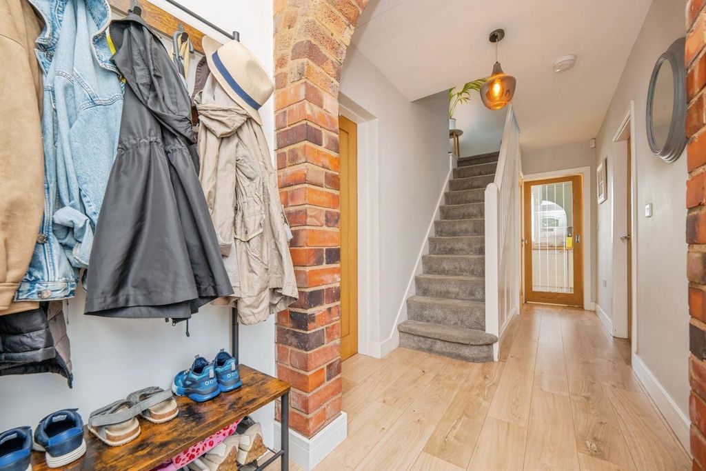 Property photo 2 of 27 113Comberfordroad-3.Jpg