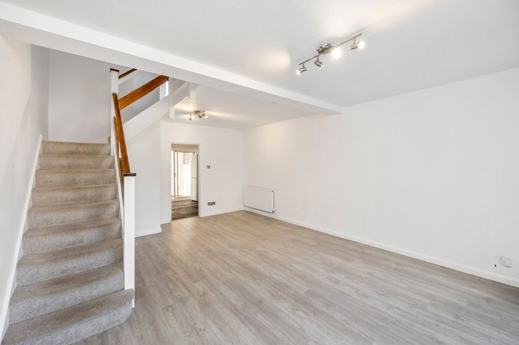 Property photo 2 of 17 Picture No. 08