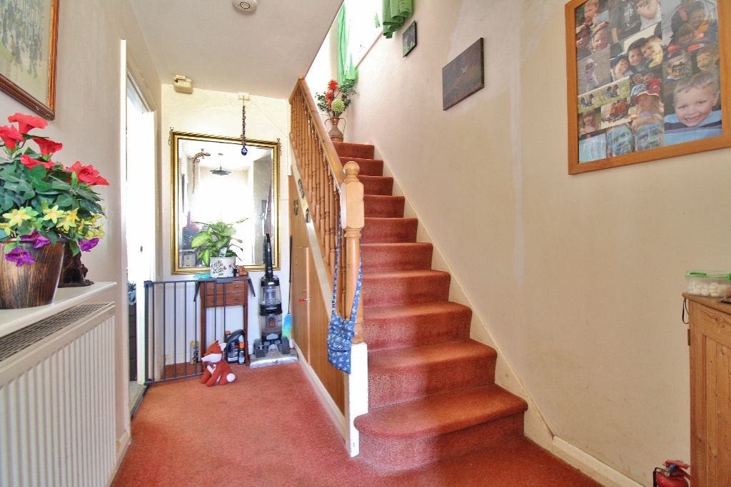 Property photo 2 of 33