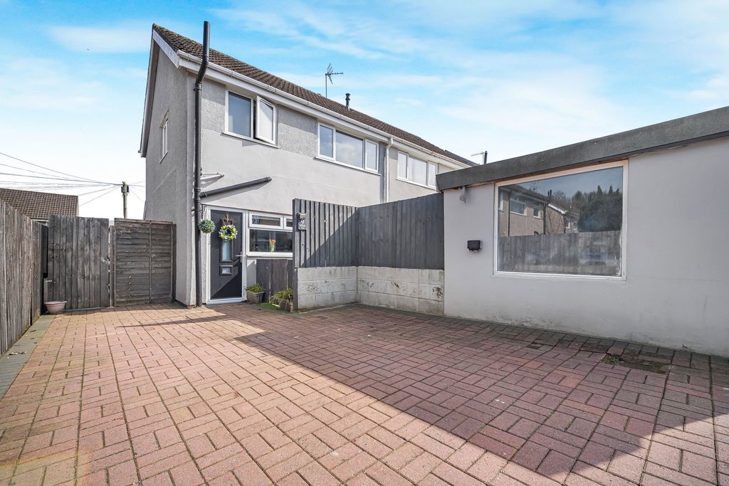 Property photo 1 of 27