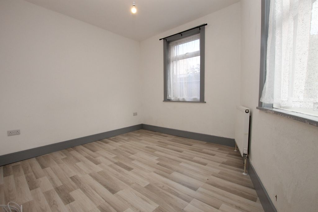 Property photo 3 of 11 Img_0304.Jpg