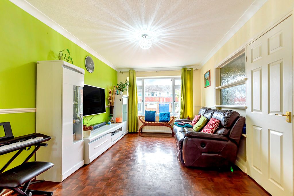 Property photo 2 of 10