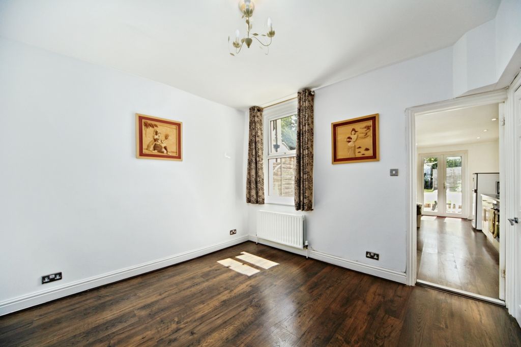 Property photo 3 of 19