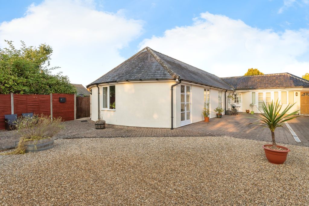 Property photo 1 of 16 Photography