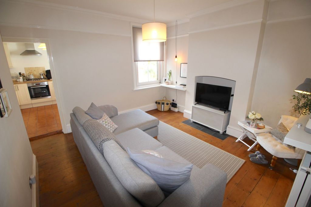 Property photo 3 of 7 Living Room