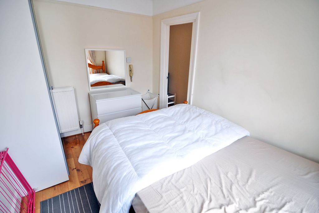 Property photo 2 of 5 Gallery