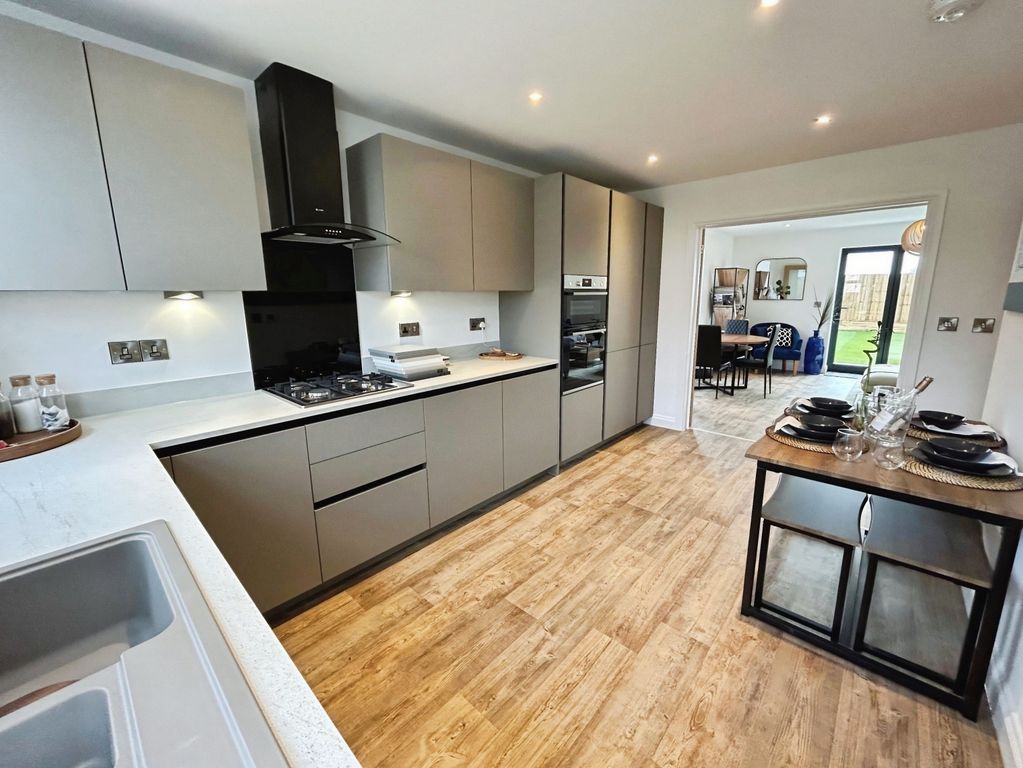 Property photo 2 of 16 Image