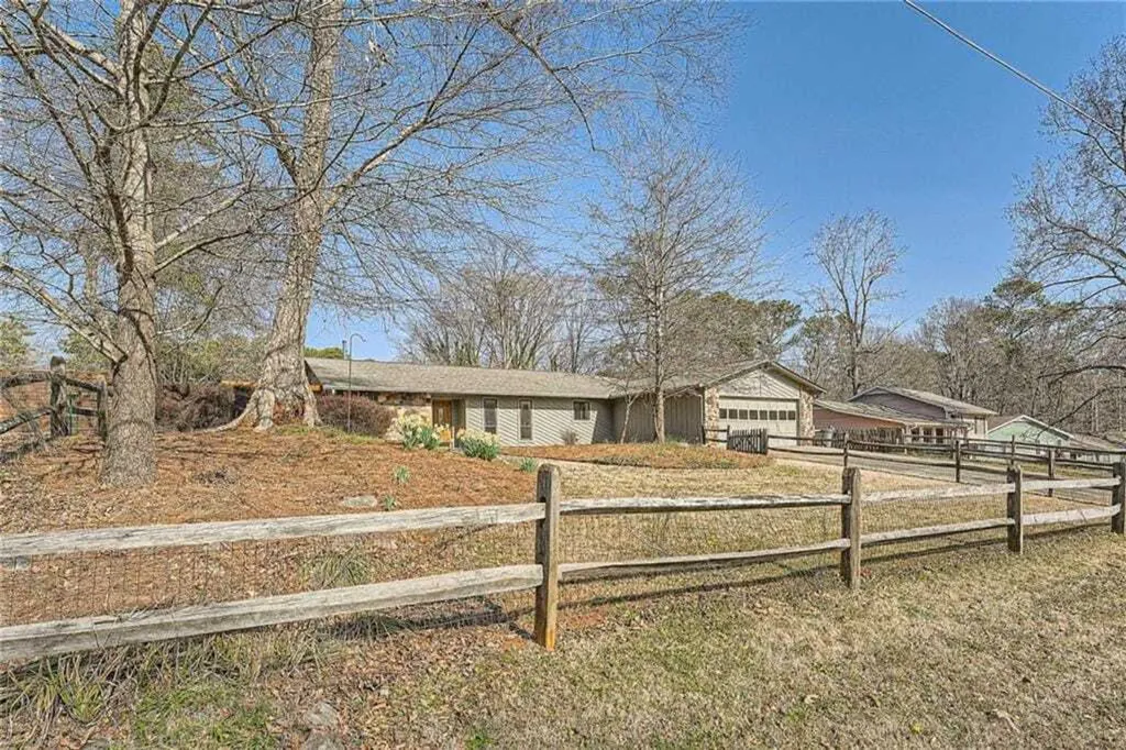 Property photo 1 of 21
