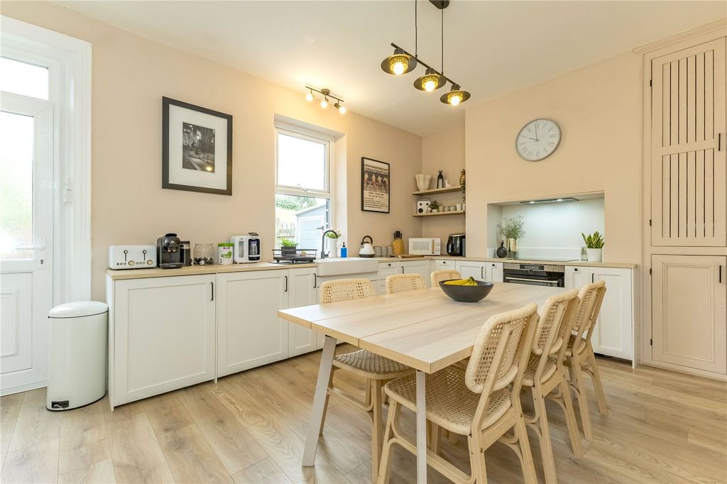 Property photo 3 of 17 Dining Kitchen