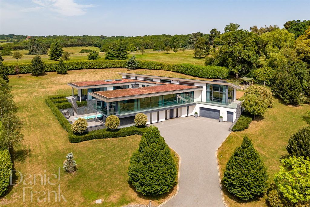 Property photo 1 of 52
