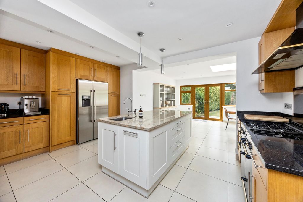 Property photo 2 of 24 Image