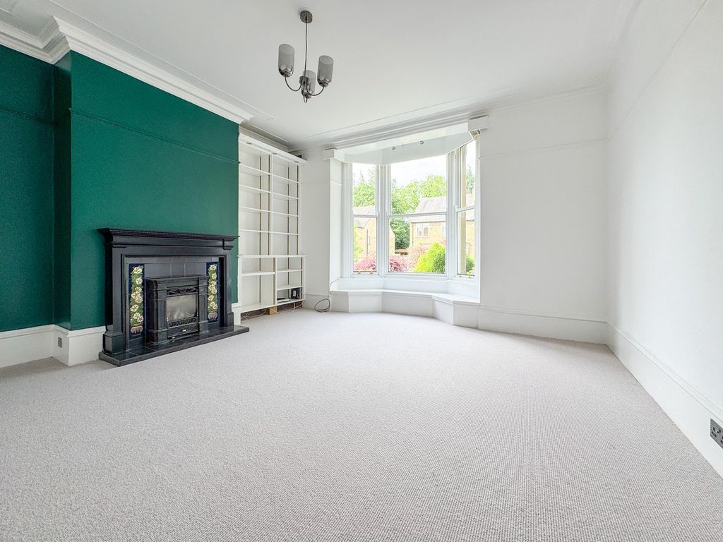 Property photo 2 of 26