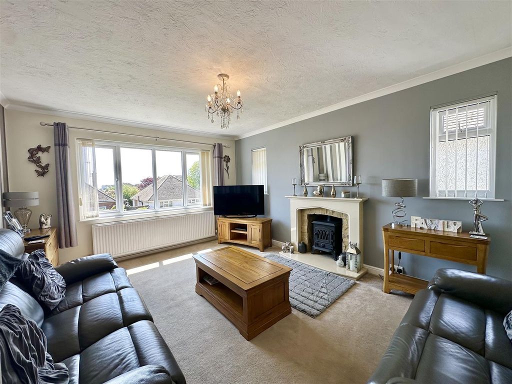 Property photo 3 of 25