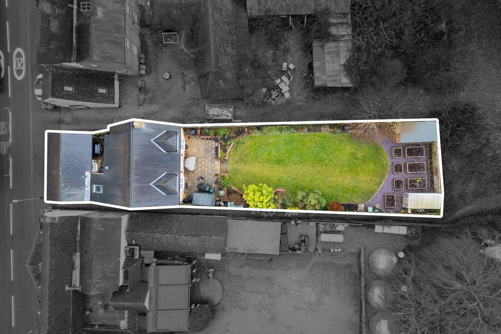 Property photo 2 of 34