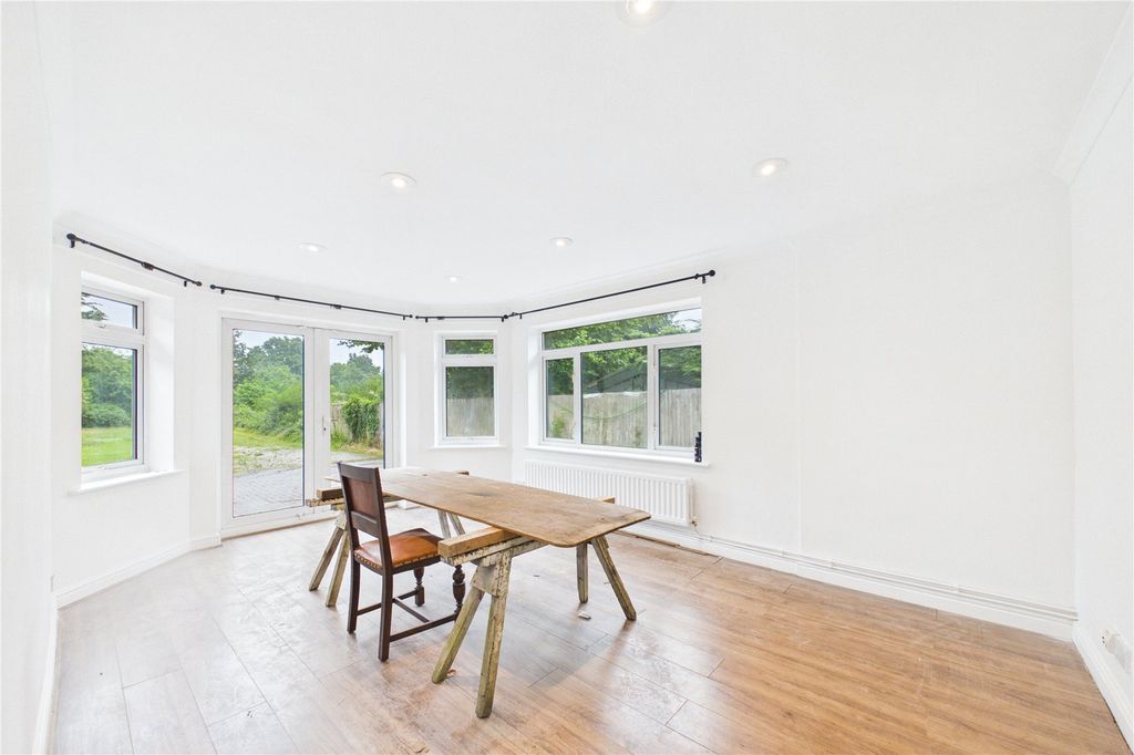 Property photo 3 of 20 Dining Room